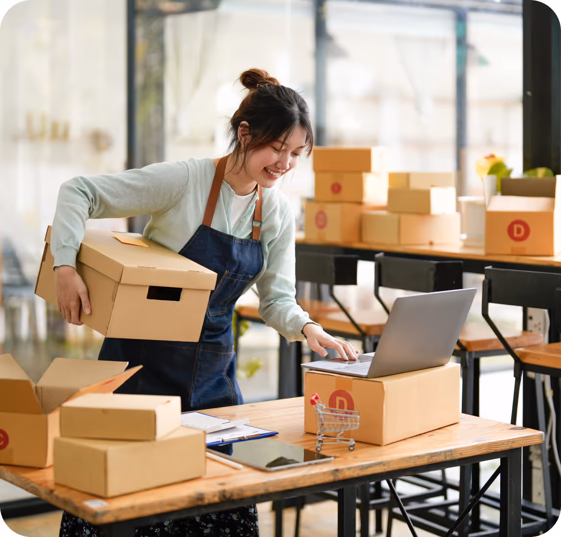 Retail worker optimizing shipments with Shipday